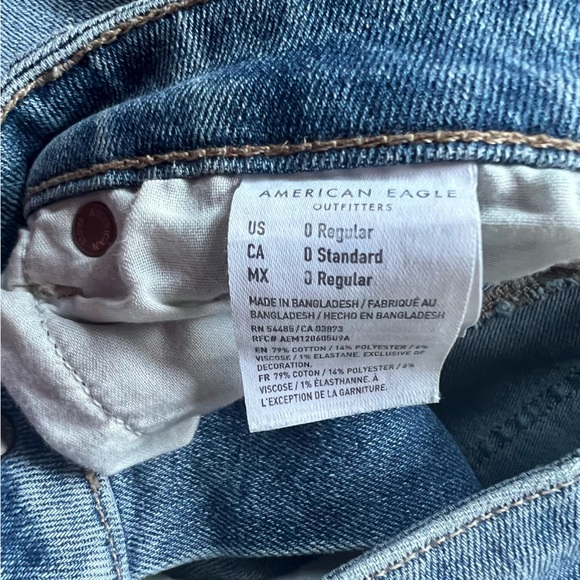 American Eagle High Rise Straight Jeans - Size 0 - Picture 3 of 3